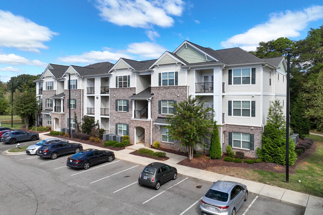 Fairway Village at Stoney Creek in Whitsett, NC - Building Photo