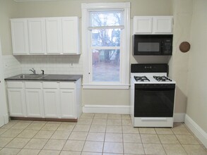 39 Gaston Ave, Unit LeftSide in Raritan, NJ - Building Photo - Building Photo