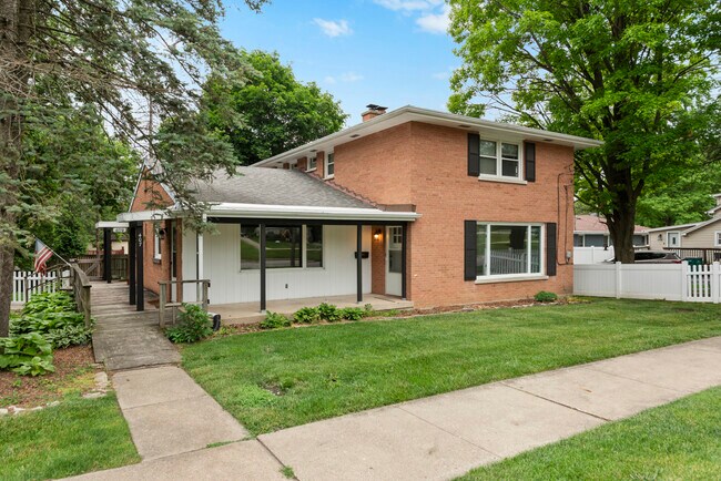 property at 407 S Hamilton St