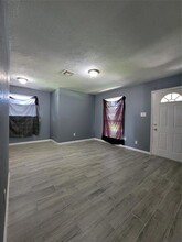 11007 Tamworth Dr in Houston, TX - Building Photo - Building Photo