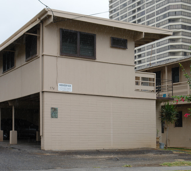 574 Lauiki St in Honolulu, HI - Building Photo - Building Photo