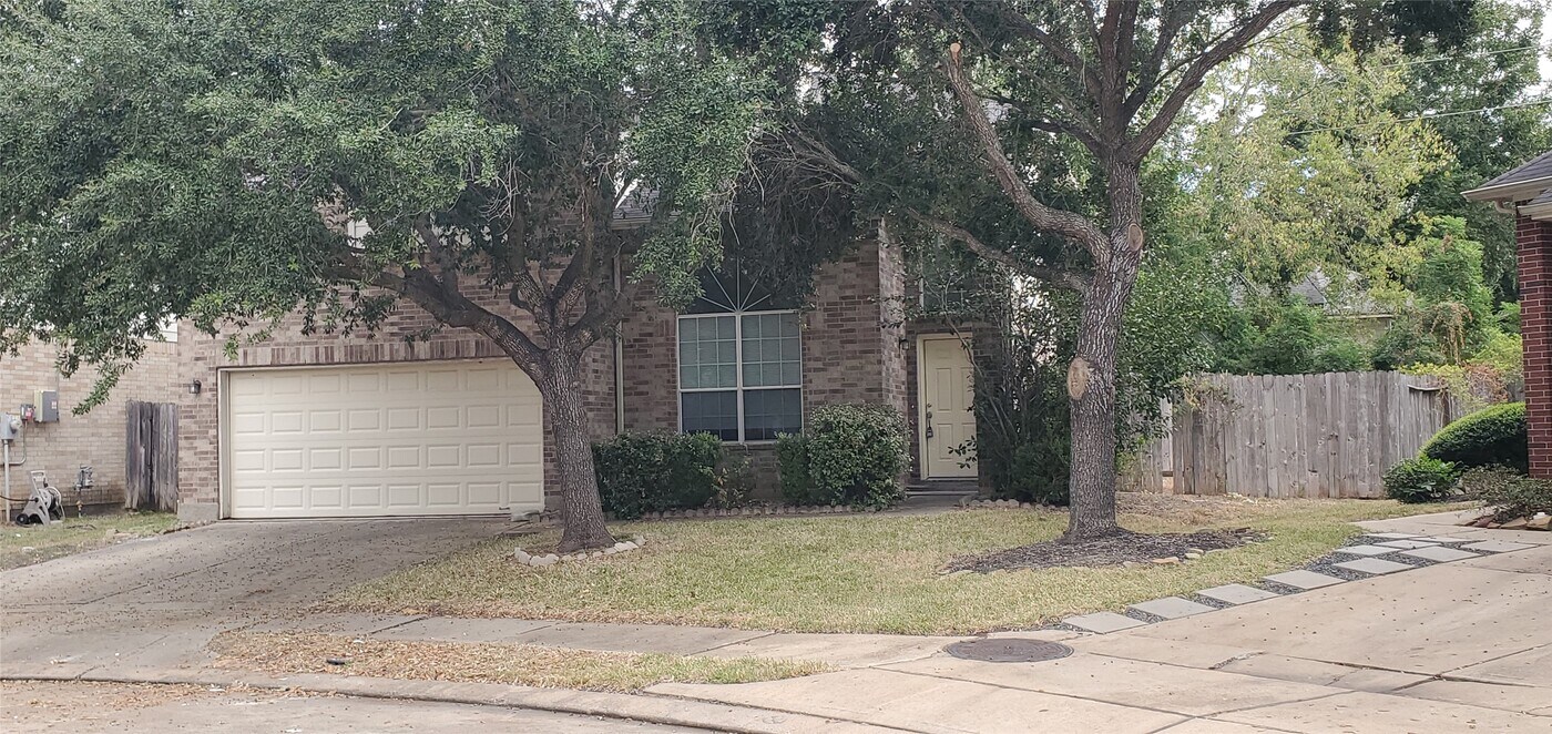 16331 Woma Ct in Sugar Land, TX - Foto de edificio