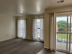 1001 White Oak Rd, Unit E31 in Dover, DE - Foto de edificio - Building Photo