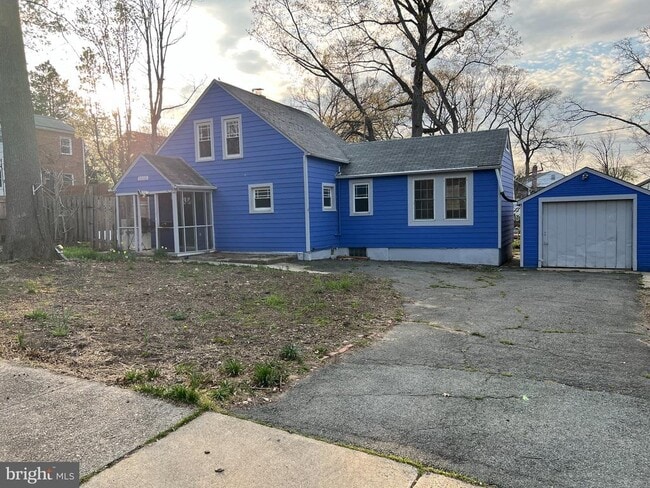 property at 5810 Mt Vernon Dr