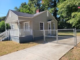 114 Thomas Blvd in Warner Robins, GA - Building Photo