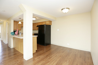 Riverwalk Commons- Student Housing in South Bend, IN - Building Photo - Interior Photo