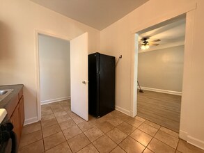 6808 S East End Ave in Chicago, IL - Building Photo - Building Photo