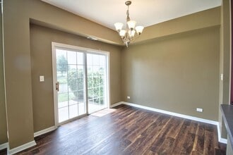 2378 Georgetown Cir in Aurora, IL - Building Photo - Building Photo