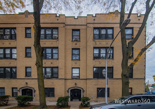 property at 6036 N Hermitage Ave