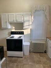 165 Edgwood St, Unit First Floor in Wheeling, WV - Foto de edificio - Building Photo