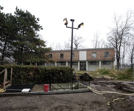 Park Terrace I in Oakville, ON - Building Photo - Building Photo