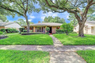 5638 Yarwell Dr in Houston, TX - Building Photo