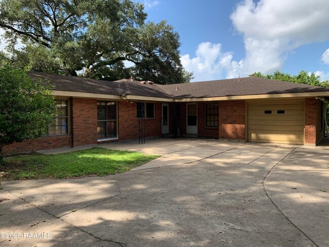 801 Beverly Dr in Lafayette, LA - Building Photo - Building Photo