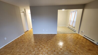 261 Bayfield St in Barrie, ON - Building Photo - Building Photo