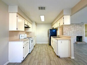 209 E Noton St in Pflugerville, TX - Building Photo - Building Photo