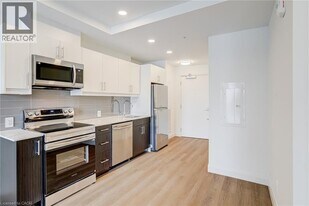 1333 Weber St E in Kitchener, ON - Building Photo