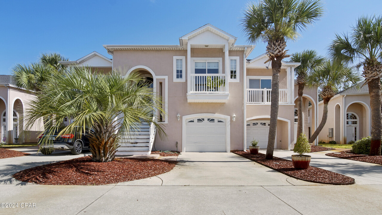 6208 N Lagoon Dr in Panama City Beach, FL - Building Photo