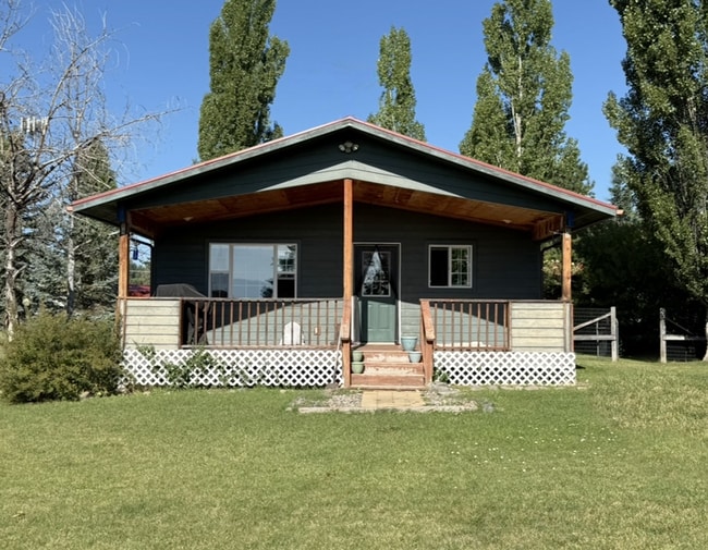 1083 Whitefish Stage Rd in Kalispell, MT - Building Photo - Building Photo