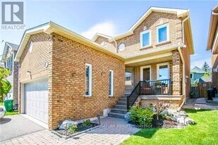 6517 Warbler Ln in Mississauga, ON - Building Photo