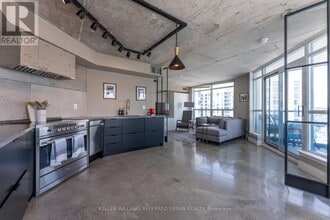 340 Watson St W in Whitby, ON - Building Photo - Building Photo