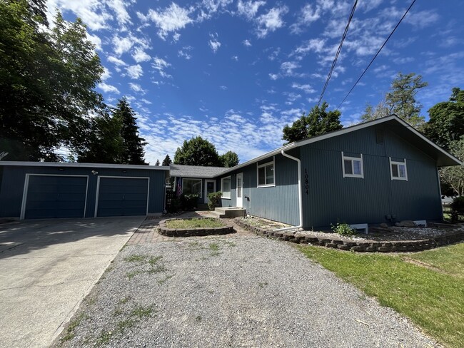 10804 E 9th Ave in Spokane Valley, WA - Foto de edificio - Building Photo