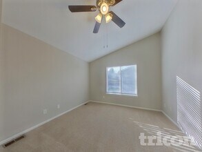 21898 E Alamo Ln in Centennial, CO - Foto de edificio - Building Photo