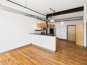 1322 W Broad St in Richmond, VA - Building Photo - Building Photo