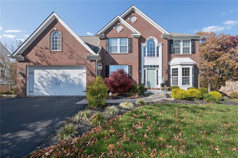 1005 Autumn Woods Dr in Coraopolis, PA - Building Photo