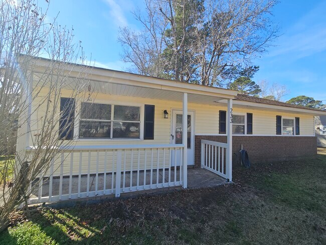 233 Brighton Rd in Wilmington, NC - Foto de edificio - Building Photo