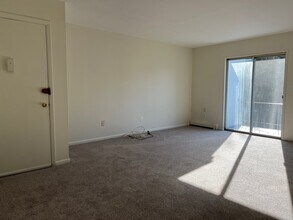 6 Yew Ct, Unit G in Fishkill, NY - Building Photo - Building Photo