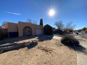 4610 Overland St NE in Albuquerque, NM - Building Photo - Building Photo