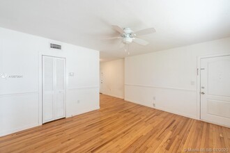 7620 SW 55th Ave-Unit -A in Miami, FL - Foto de edificio - Building Photo