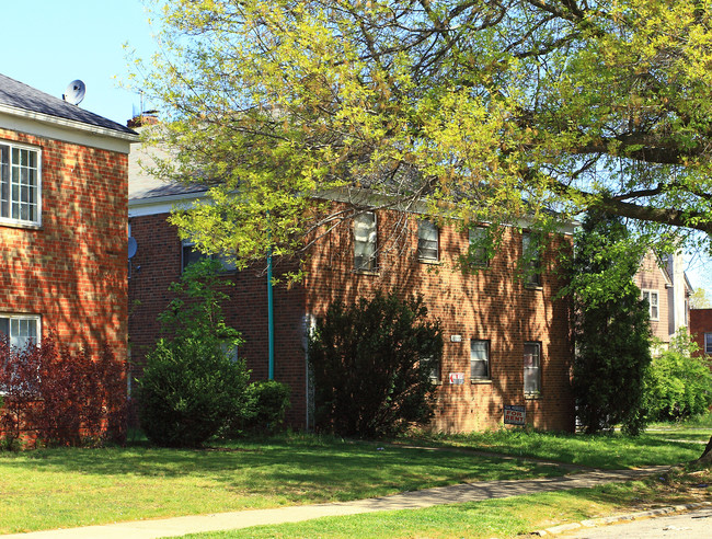 16007 Nelacrest Rd in East Cleveland, OH - Building Photo - Building Photo