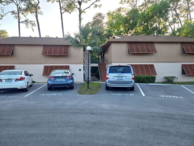 160 Live Oak Woods Ct in Deltona, FL - Foto de edificio - Building Photo