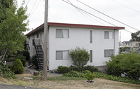 110 Hilborn Ave in Vallejo, CA - Foto de edificio - Building Photo