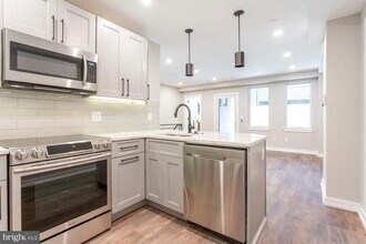 1619 Bainbridge St in Philadelphia, PA - Building Photo - Building Photo