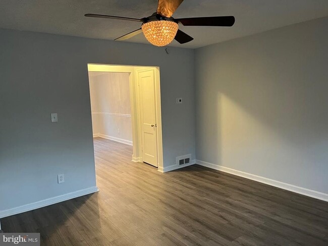 property at 4025 Clay Pl NE