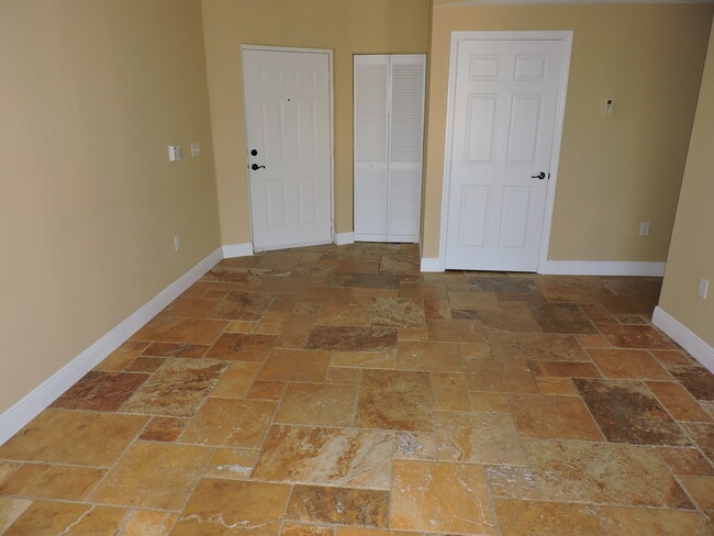 2726 Anzio Ct, Unit 305 in Palm Beach Gardens, FL - Building Photo - Building Photo