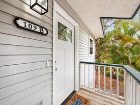 109 Shore Rd in Nokomis, FL - Building Photo