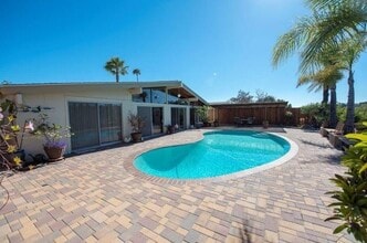 5232 Prosperity Ln in San Diego, CA - Building Photo - Building Photo