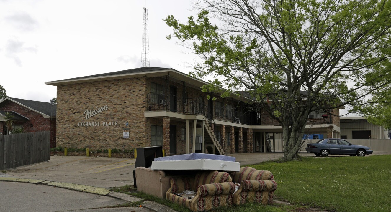 Exchange Place in Baton Rouge, LA - Building Photo