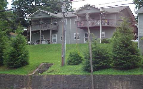 141 Messer St in Blue Ridge, GA - Foto de edificio