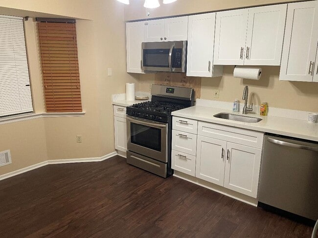 property at 13 Bordenshire Dr