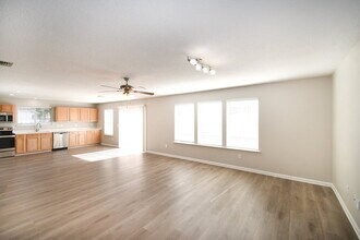 7157 Beekman Lake Dr in Jacksonville, FL - Building Photo - Building Photo