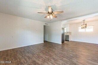 4943 E Indian School Rd in Phoenix, AZ - Building Photo - Building Photo