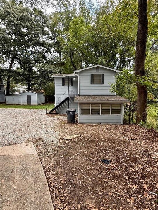 108 Lambert Dr in Stockbridge, GA - Building Photo