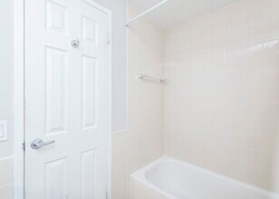 3505 S Ocean Dr in Hollywood, FL - Building Photo - Building Photo