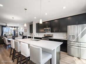 1080 Bogart St in Des Plaines, IL - Building Photo - Building Photo