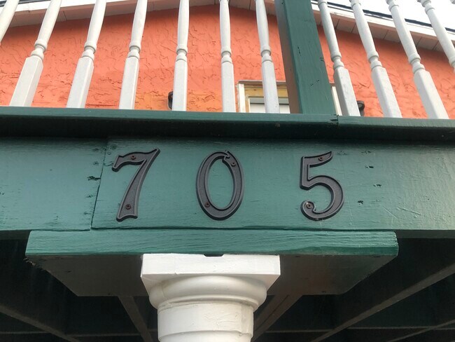 705 Church St, Unit 1stFloorUnit DN in Galveston, TX - Foto de edificio - Building Photo