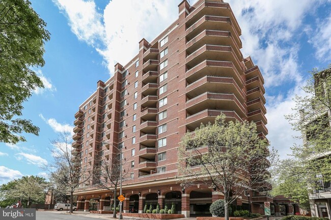 property at 1276 N Wayne St